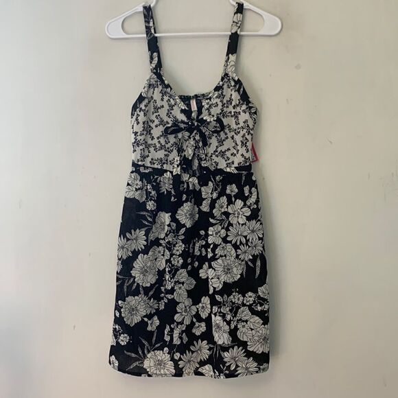 Xhilaration Dresses & Skirts - XHILARATION DRESS Black and white floral sundress Size XS NWT